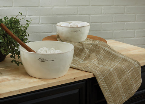Set of White Stoneware Measuring Cups – Montana Rustic Accents