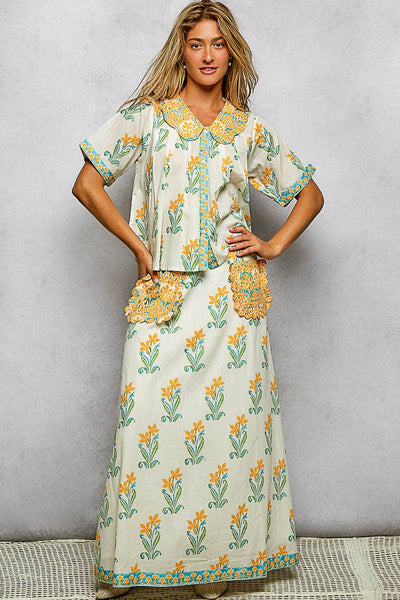 Floral Pattern V-Neck Short Sleeve Roomy Fit Top
