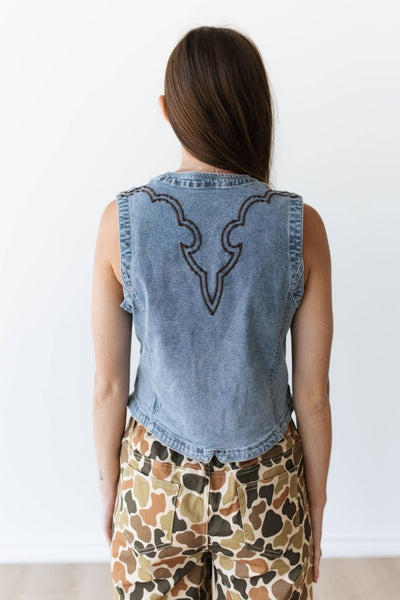 TH9800 Roping Cowboy Embroidery Vest (7 PIECE)