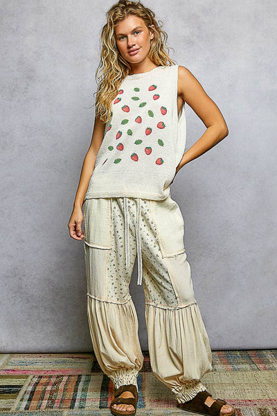 Strawberry Print Thin Sweater Sleeveless Top