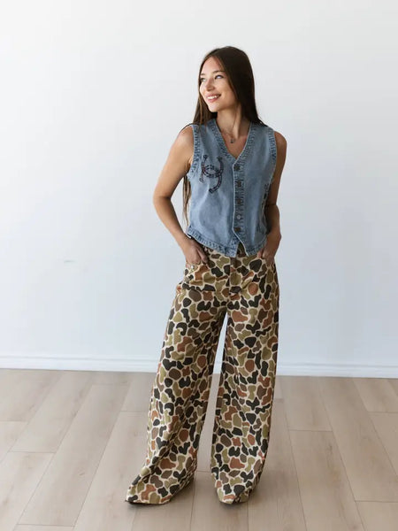 Roping Cowboy Embroidery Vest