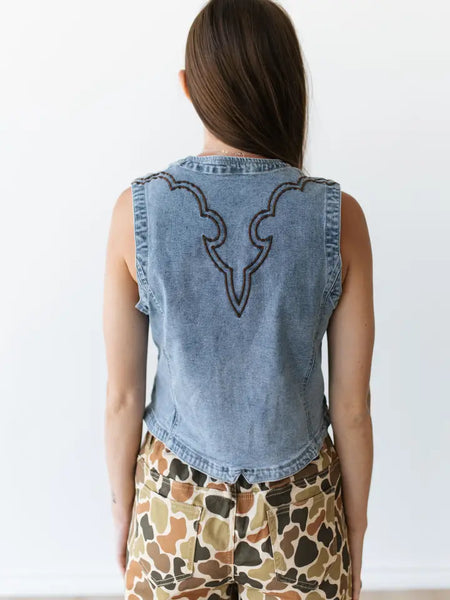 Roping Cowboy Embroidery Vest