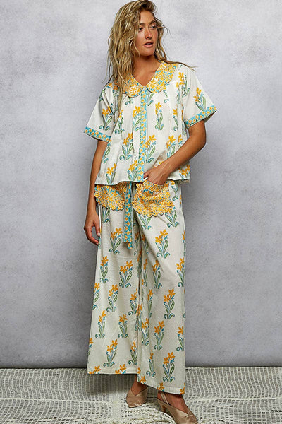 Floral Pattern V-Neck Short Sleeve Roomy Fit Top